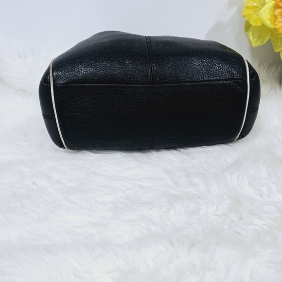 Coach Black Leather Shoulder Bag - Picture 6 of 16